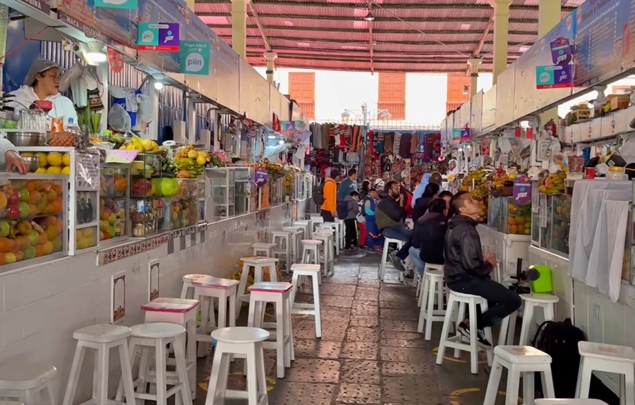 Principal centro de abasto de la Ciudad Imperial - Cusco Perú